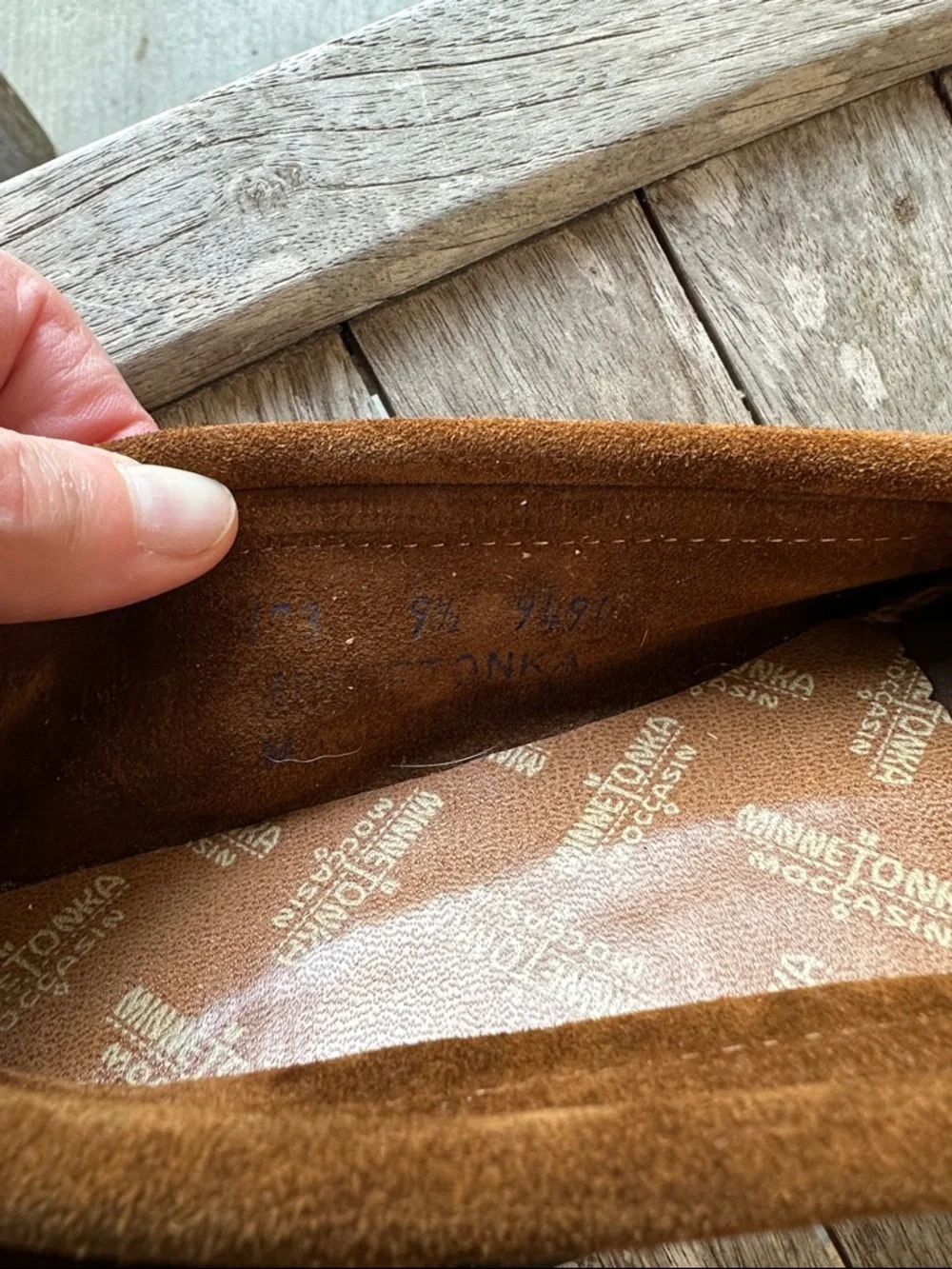 Minnetonka Brown Suede Beaded Moccasins with Fringe 9 1/2 - Picture 8 of 10